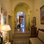 Alojamento de Acomodação e Pequeno-almoço Palazzo Mestichelli Boutique Palace 3*