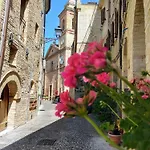Palazzo Mestichelli Boutique Palace Oda ve Kahvaltı Monteprandone